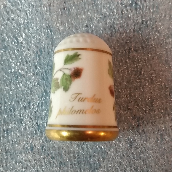 Franklin Porcelain 1979 Thimble Birds Flowers Song Thrush Turdus Philomelos - Picture 2 of 4